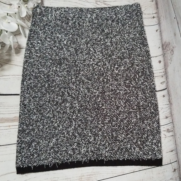 Calvin Klein Black and White Pencil Skirt - Picture 5 of 7